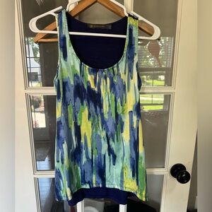 Outback red size small tank top